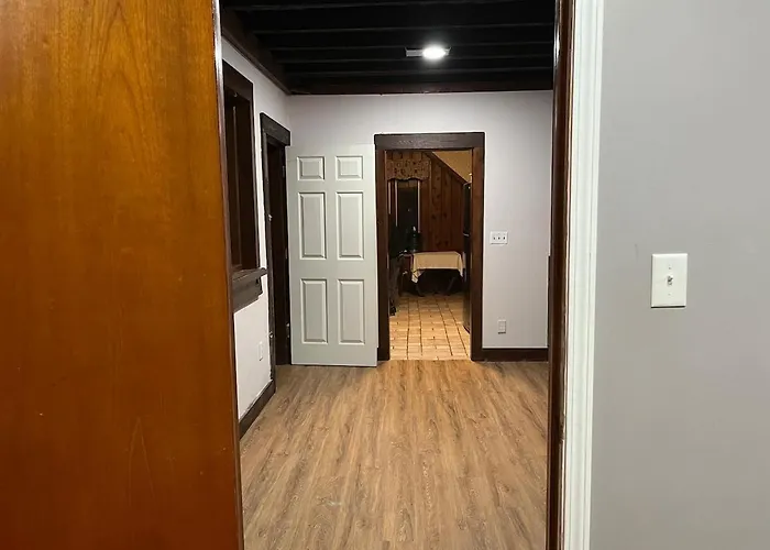 8 Acres Of Privacy Your Group Escape * Rockford