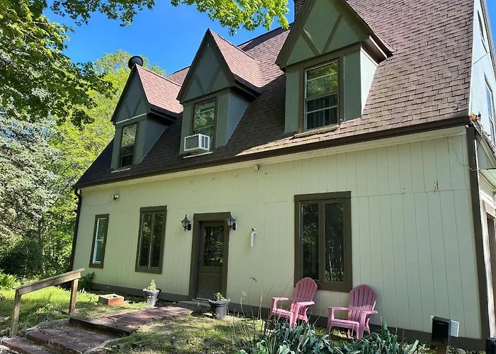 Hébergement de vacances 8 Acres Of Privacy Your Group Escape Rockford